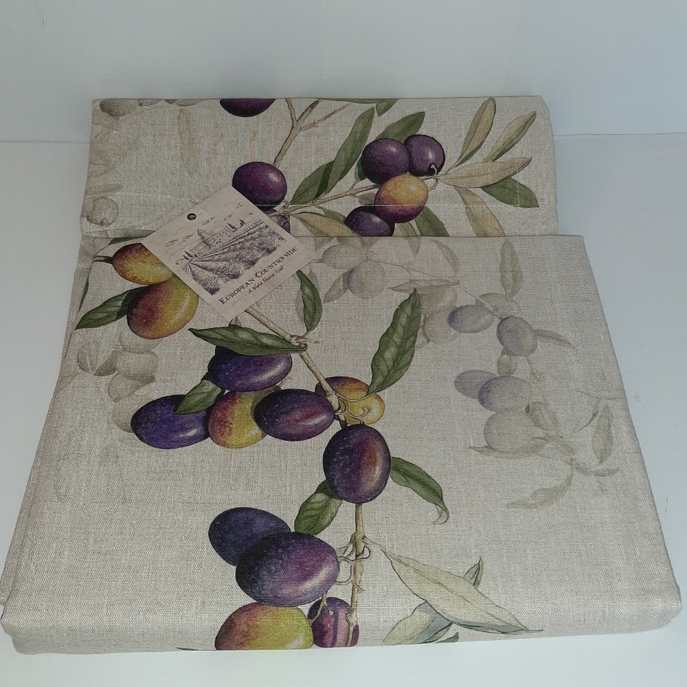 Tessitura Toscana Telerie Firenze 67" x 106" Italian Linen Tablecloth - Picture 10 of 16